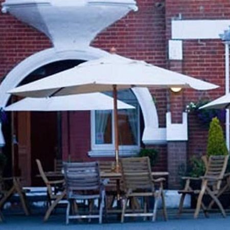 Hickstead Hotel Болни Экстерьер фото